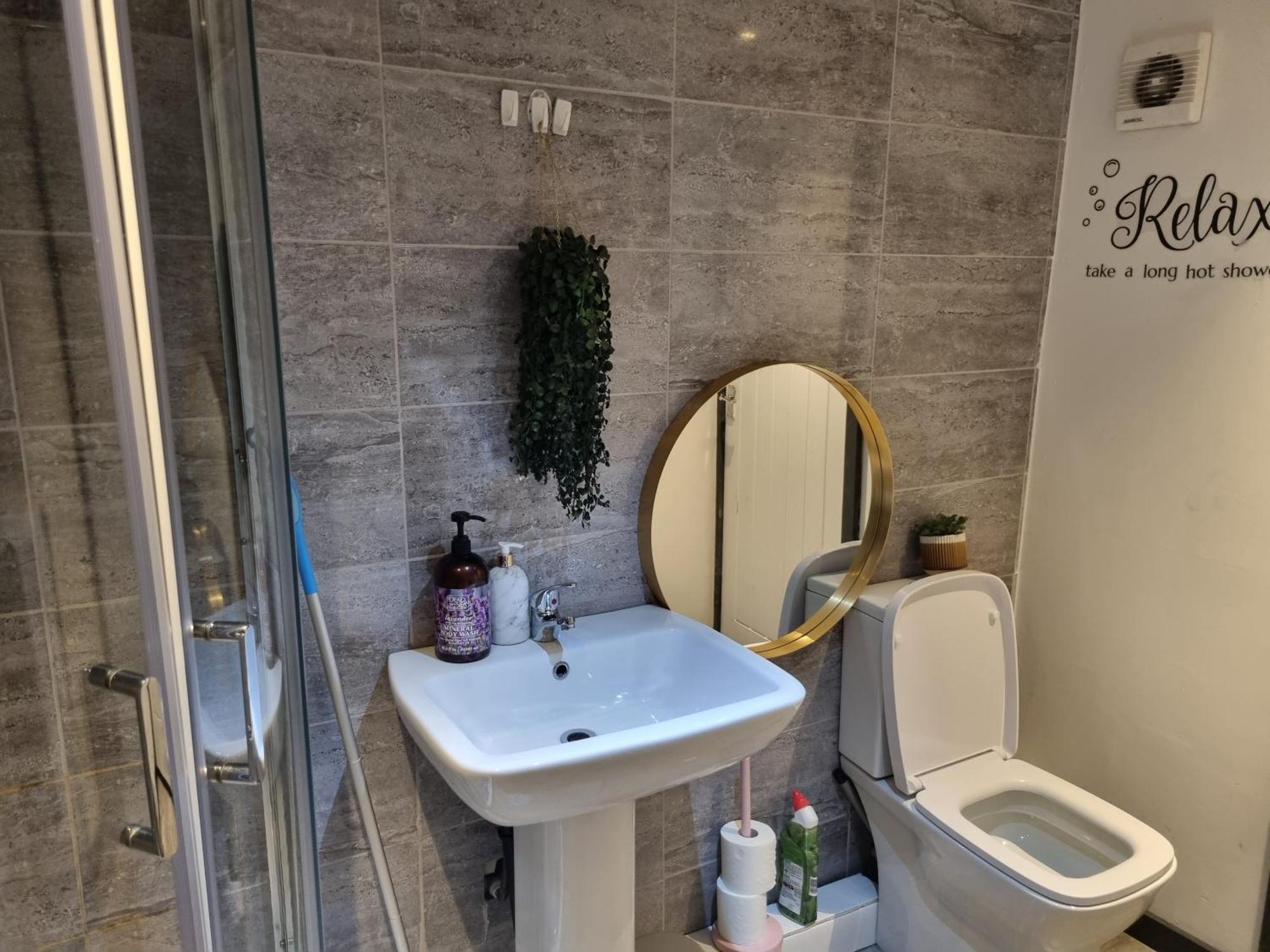 리즈 A Cosy Deluxe Size Studio With Queen Size And Sofa Bed 아파트 외부 사진